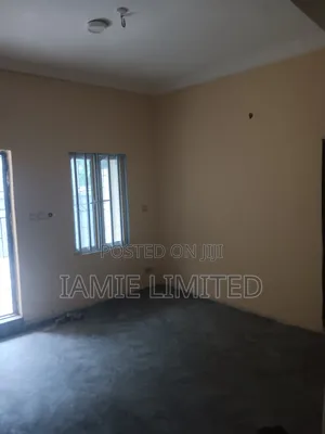 2bdrm Block of Flats in Okuokoko Express, Warri for rent