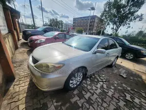 Toyota Camry 2004 Silver