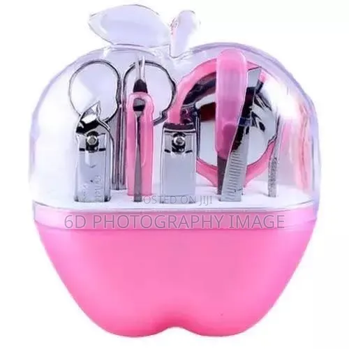 Manicure Set With Plastic Casing
