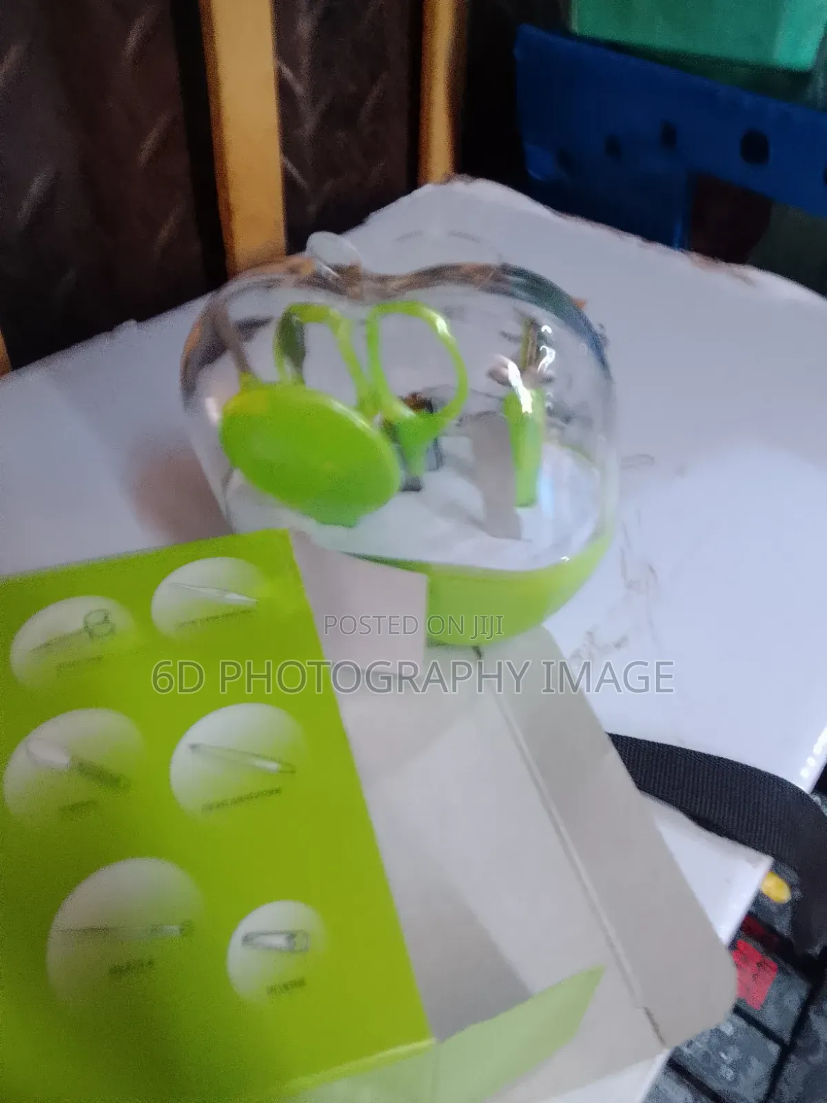 Manicure Set With Plastic Casing