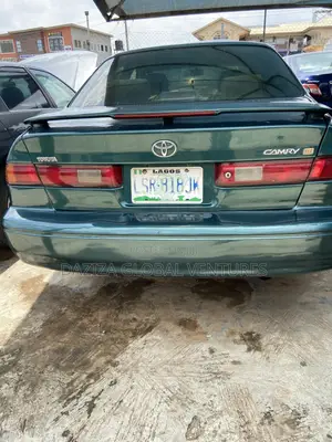 Toyota Camry XLE 4dr Sedan (2.2L 4cyl 4A) 2000 Green