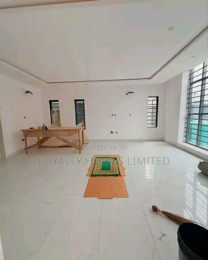 4bdrm Duplex in GRA Phase 2 Shangisha for sale