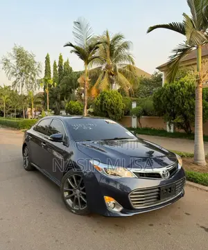 Toyota Avalon XLE Premium FWD Sedan (3.6L 6cyl 6A) 2016 Blue