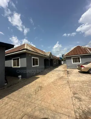 7bdrm Apartment in 7Units Of Room And, Akure for sale
