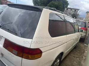 Honda Odyssey 2005 White