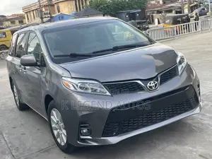 Toyota Sienna XLE 7-Passenger 4dr Minivan AWD (3.5L 6cyl 6A) 2015 Gray