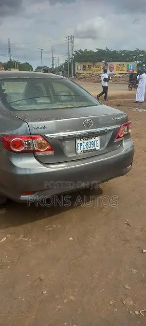 Toyota Corolla 2010 Gray