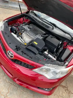 Toyota Camry SE 4dr Sedan (2.5L 4cyl 6A) 2013 Red