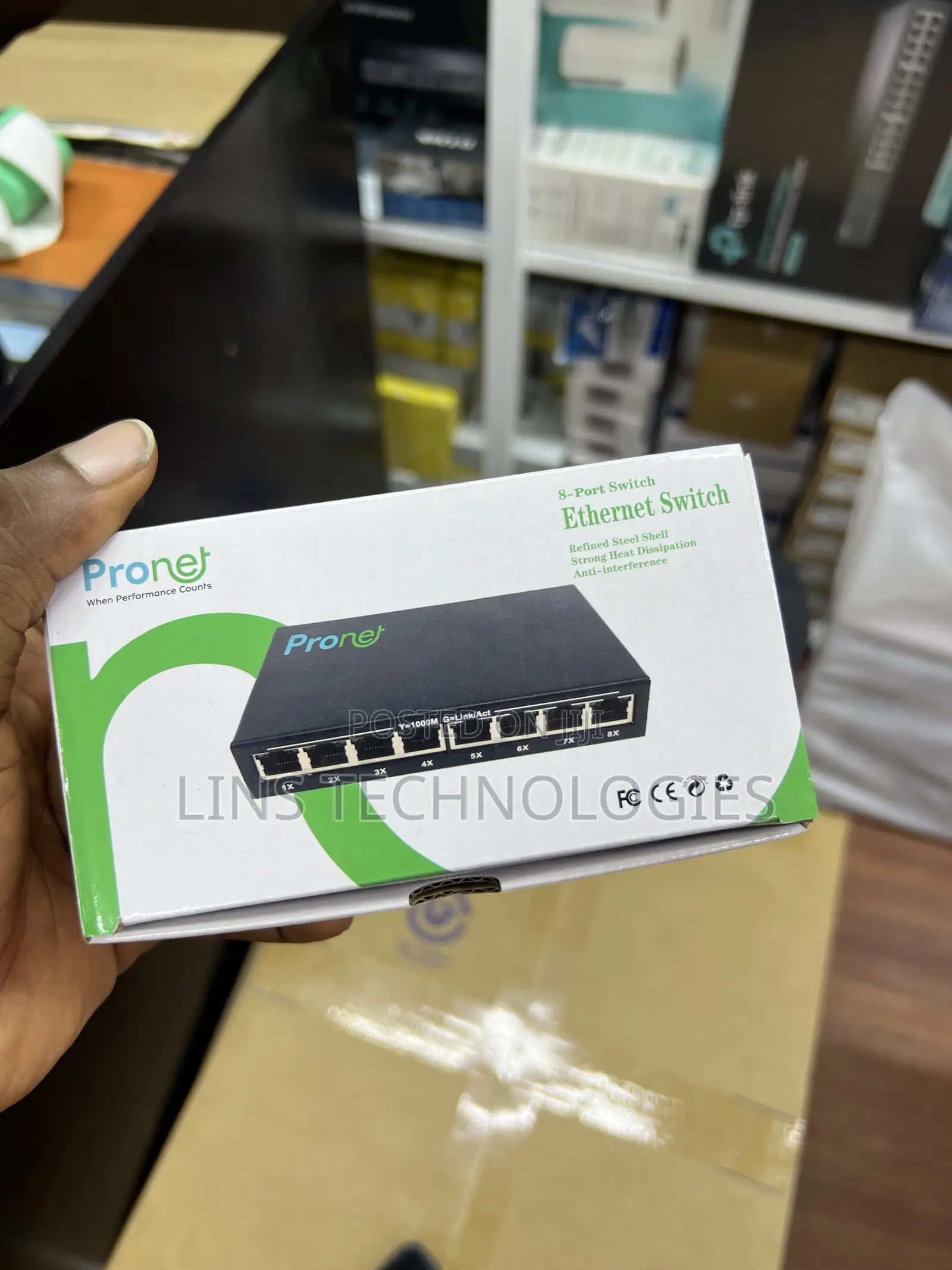 Pronet 8 Port Switch
