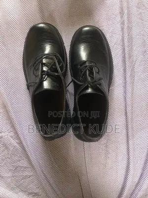 Men’S Black Leather Derby Shoes