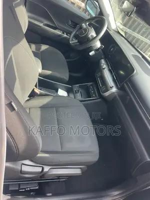 Hyundai Kona SE 2024 Silver