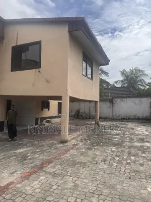 5bdrm Duplex in Gra for rent
