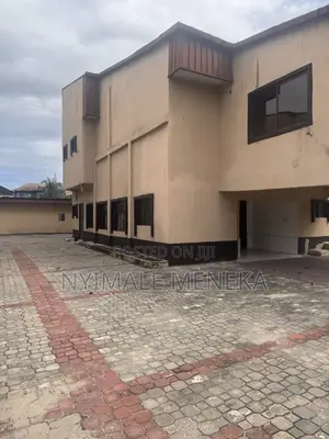 5bdrm Duplex in Gra for rent