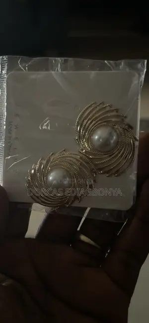 Stylish Earrings, Nor Tarnish