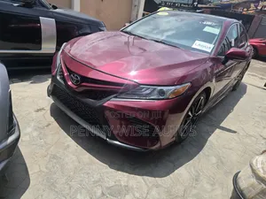 Toyota Camry XSE FWD (2.5L 4cyl 8AM) 2018