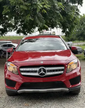 Mercedes-Benz GLA 250 2015 Red