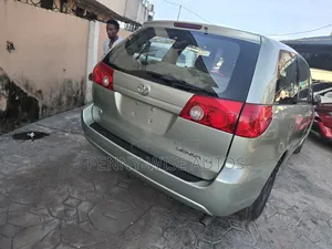 Toyota Sienna CE FWD 2006 Green