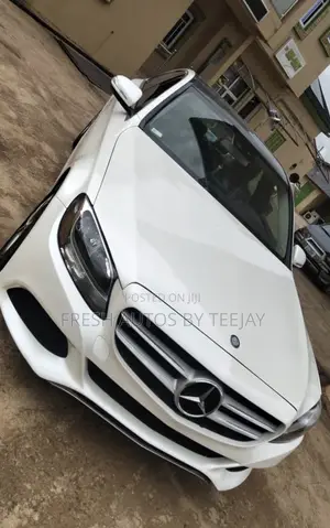 Mercedes-Benz C300 Sport 4Matic Sedan AWD (2.0L 4cyll 7A) 2016 White