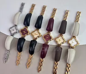Ieke Women's Watch Vintage Ancora Red Leather Strap Four-Leaf Bracelet