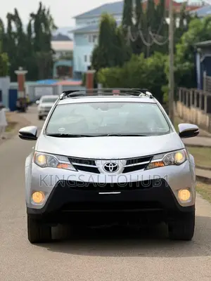 Toyota RAV4 Limited 4dr SUV (2.5L 4cyl 6A) 2015 Silver