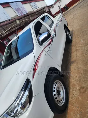 Toyota Hilux Revo Double Cab Petrol 2.7 RWD 2022 White