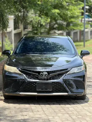 Toyota Camry SE (2.5L 4cyl 8A) 2019 Black