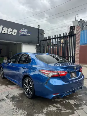 Toyota Camry SE (2.5L 4cyl 8A) 2019 Blue