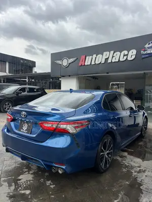 Toyota Camry SE (2.5L 4cyl 8A) 2019 Blue