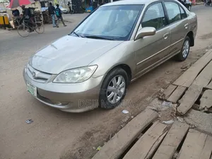 Honda Civic 1.4i S 2004 Gold
