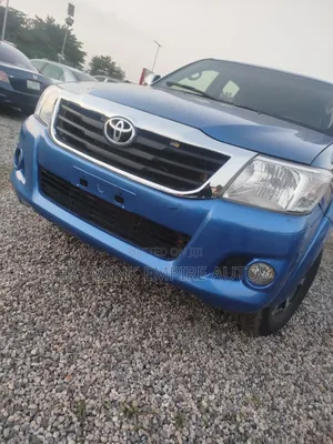 Toyota Hilux 2013 Blue