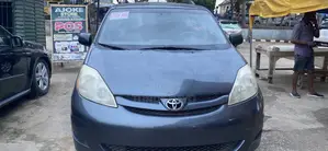 Toyota Sienna LE 8 Passenger 2010 Blue