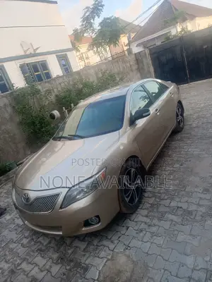 Toyota Camry XLE 4dr Sedan (2.4 4cyl 5A) 2008 Gold