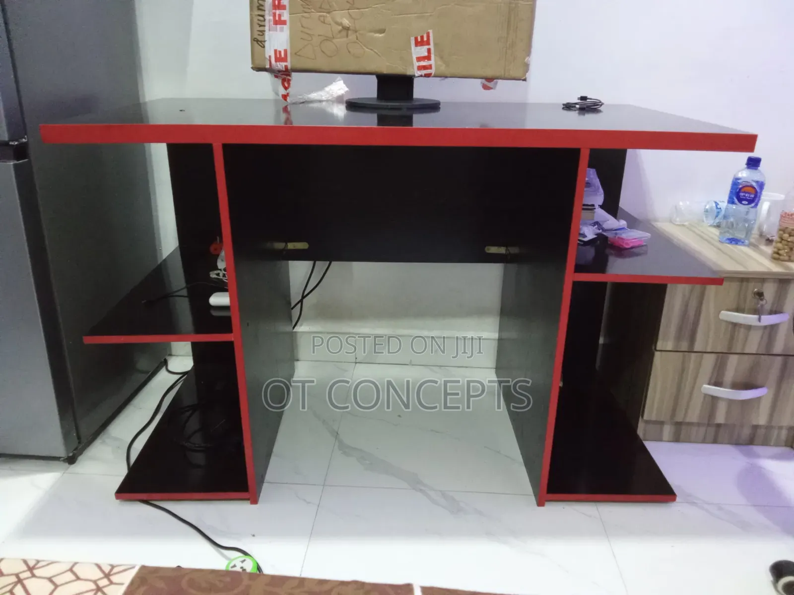 Mordern Working Table