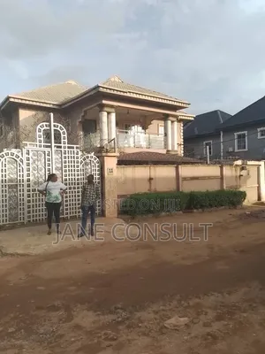 6bdrm Block of Flats in Silver Estate Idimu for sale