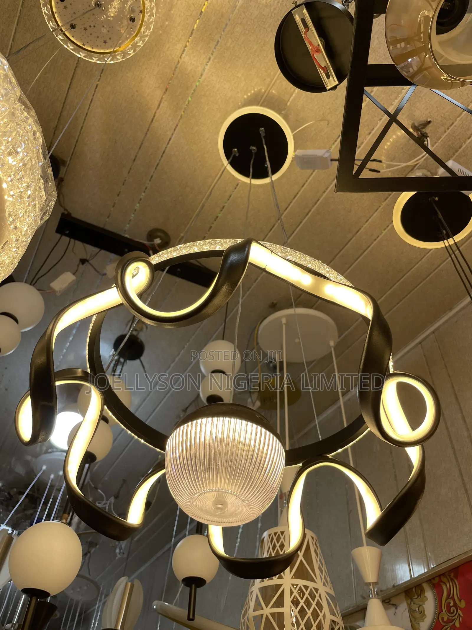 Black Wavy Led Chandelier