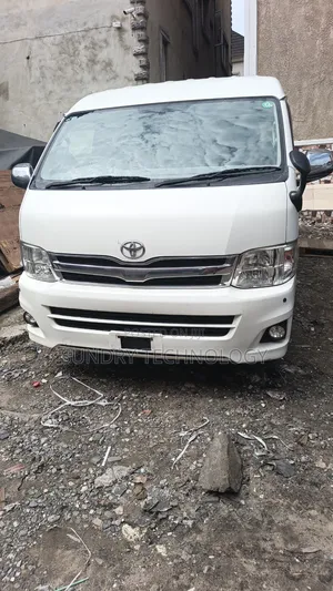 Toyota HiAce 2012 White