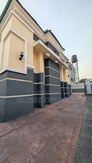 3bdrm Bungalow in Airforce Estate, Ibadan for sale