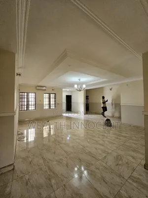 3bdrm Block of Flats in Guzape District for rent