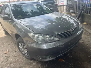 Toyota Camry LE 4dr Sedan (2.4L 4cyl 5A) 2006 Gray