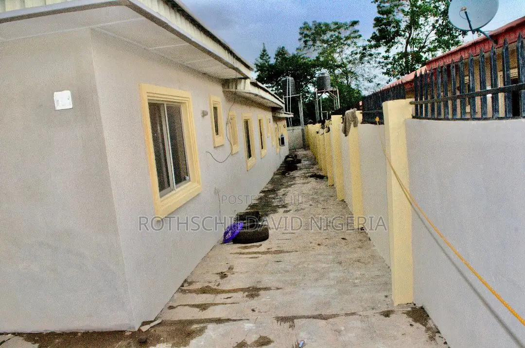 12 Rooms Student Hostel