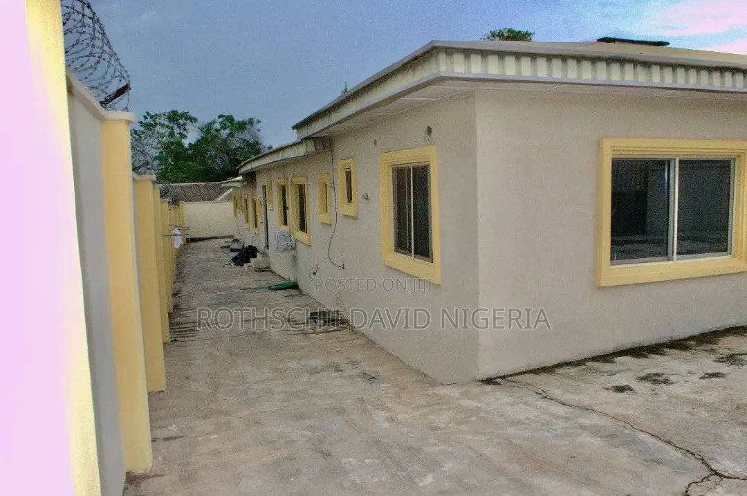 12 Rooms Student Hostel