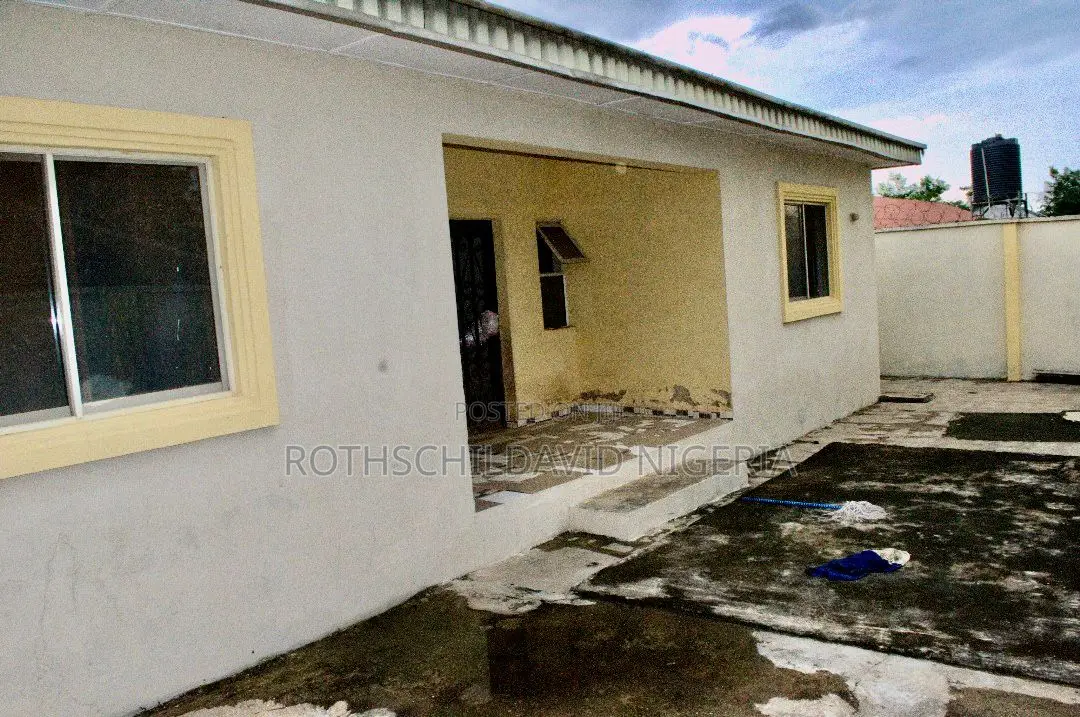 12 Rooms Student Hostel