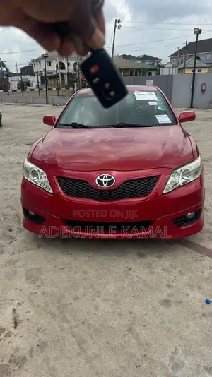 Toyota Camry SE 4dr Sedan (2.5L 4cyl 6A) 2011 Red