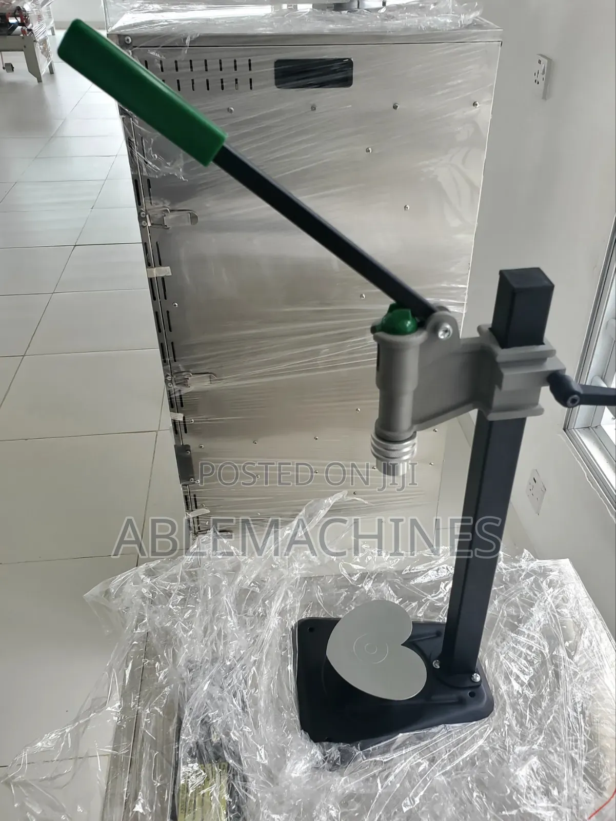 Perfume Capping Machine