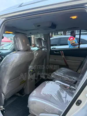 Toyota Highlander 2010 Silver