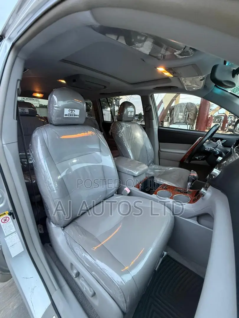 Toyota Highlander 2010 Silver