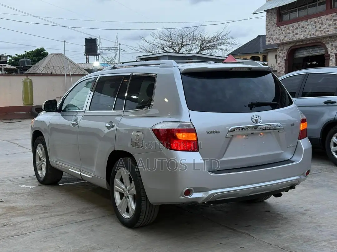 Toyota Highlander 2010 Silver