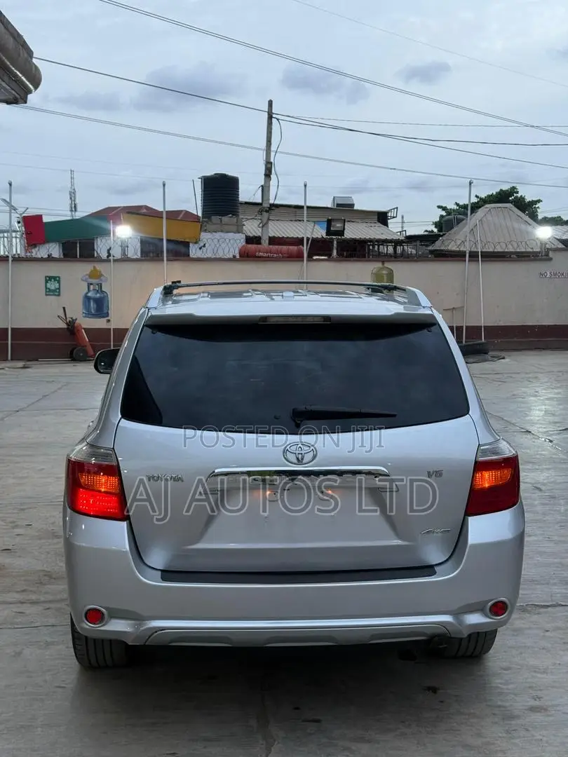 Toyota Highlander 2010 Silver
