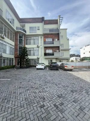 3bdrm Apartment in Lekki Phase 1 for rent
