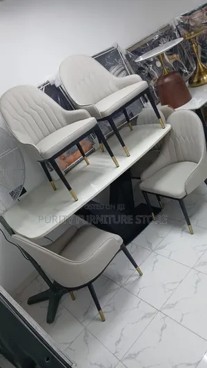 Quality Modern Dinning Set